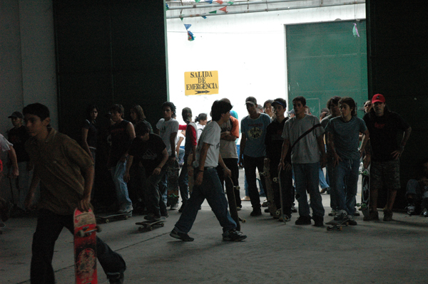 Ana Maria Millan - primer campeonato local de skate, 2006